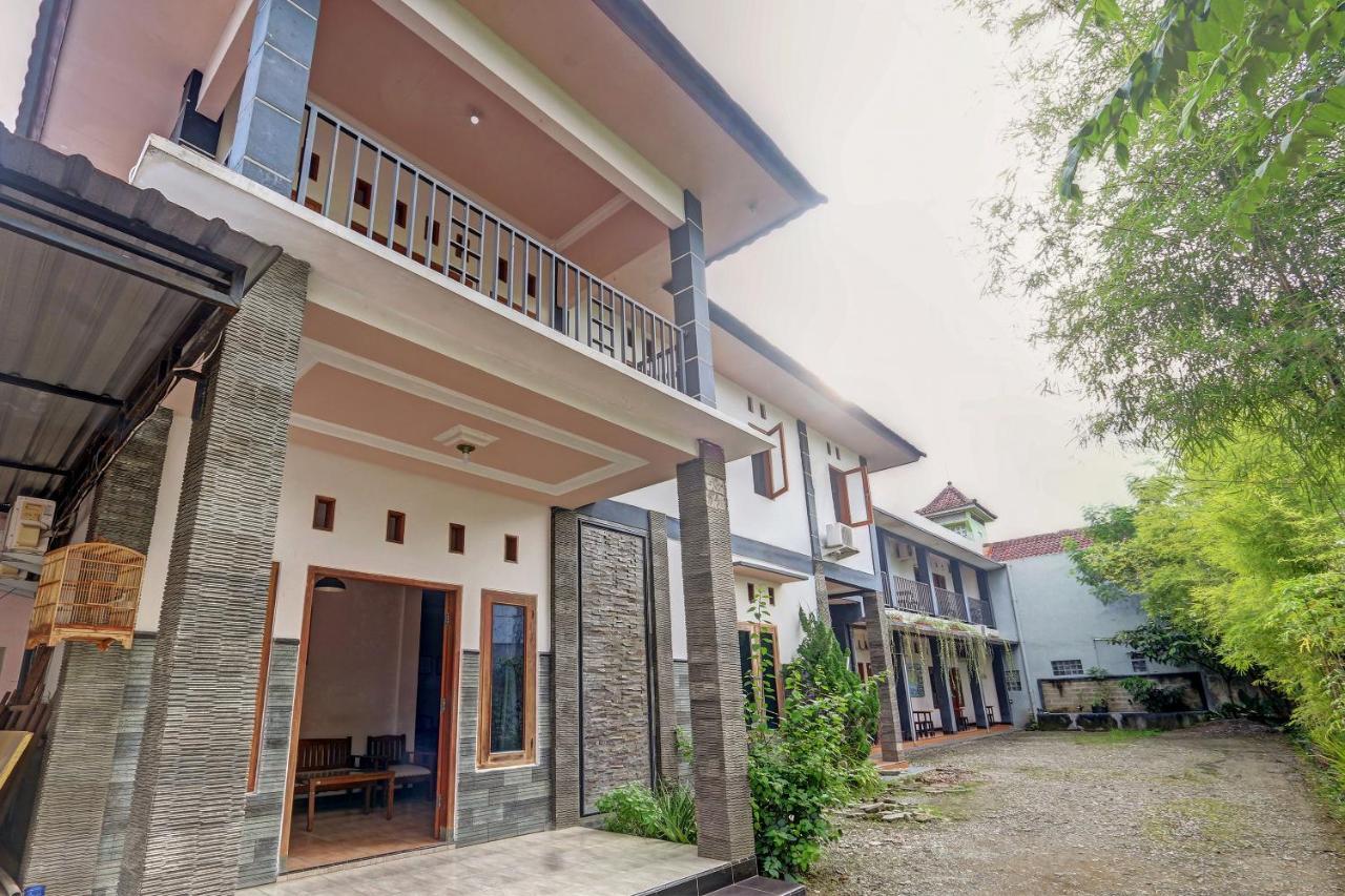 Hotel Wisma Ck Kebumen Extérieur photo