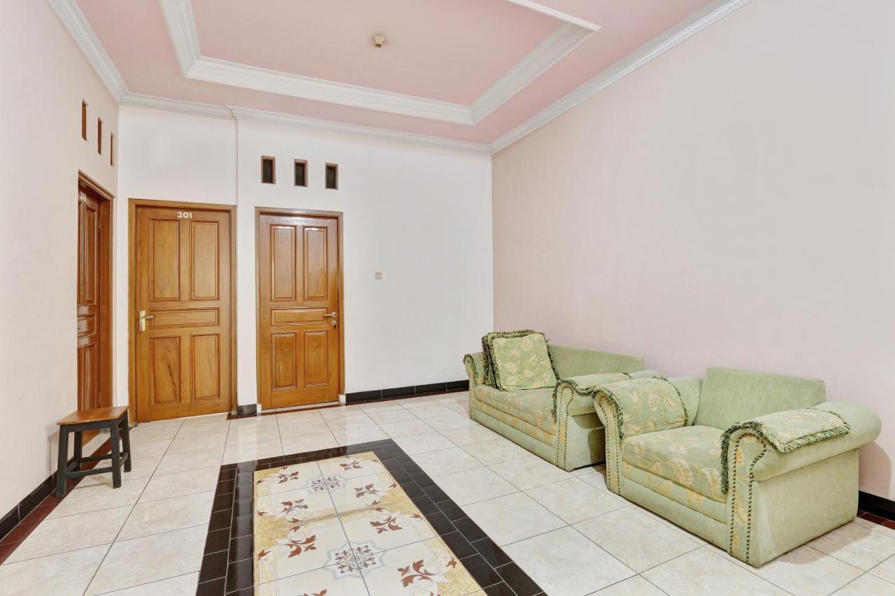 Hotel Wisma Ck Kebumen Extérieur photo