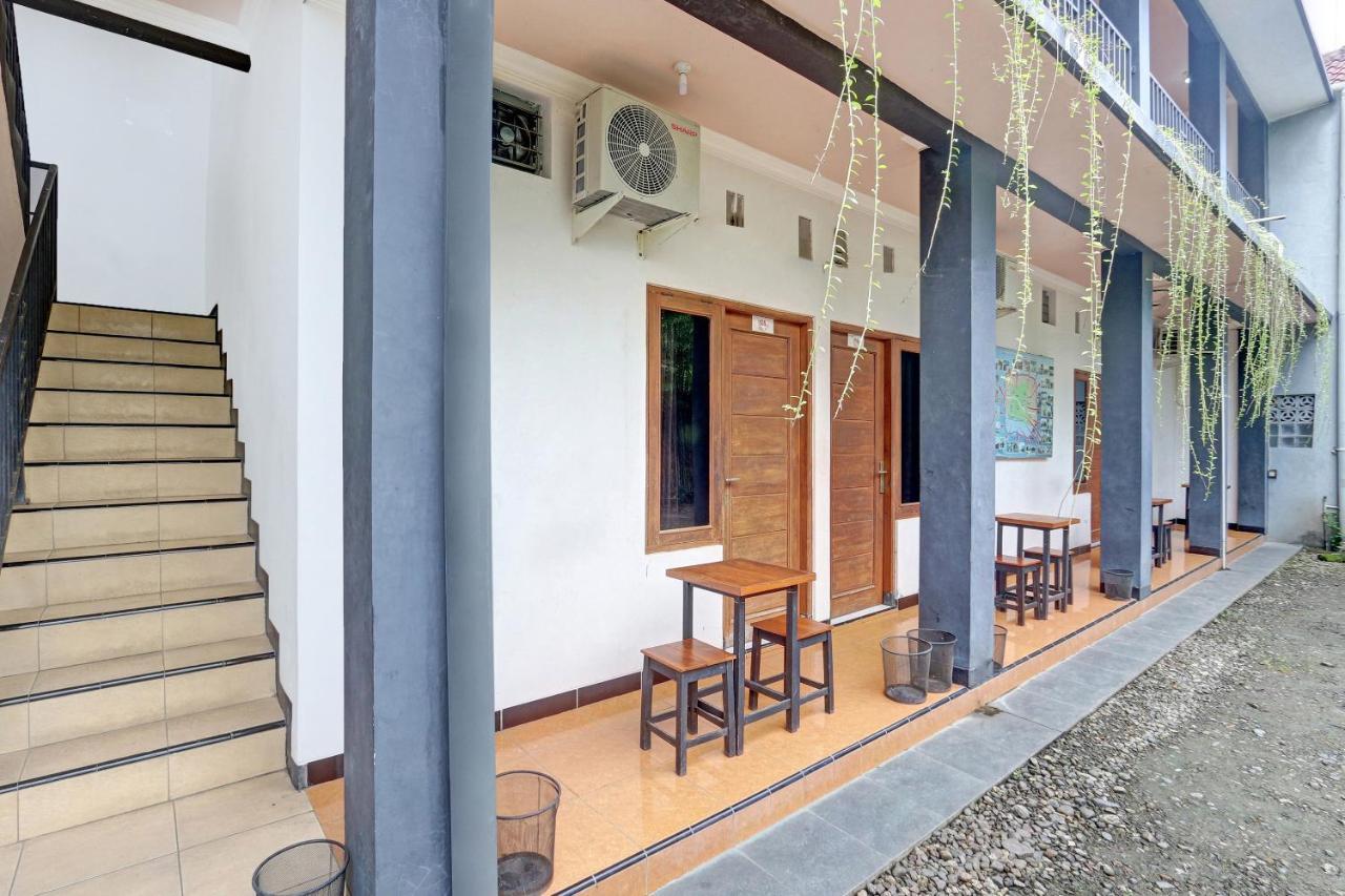 Hotel Wisma Ck Kebumen Extérieur photo